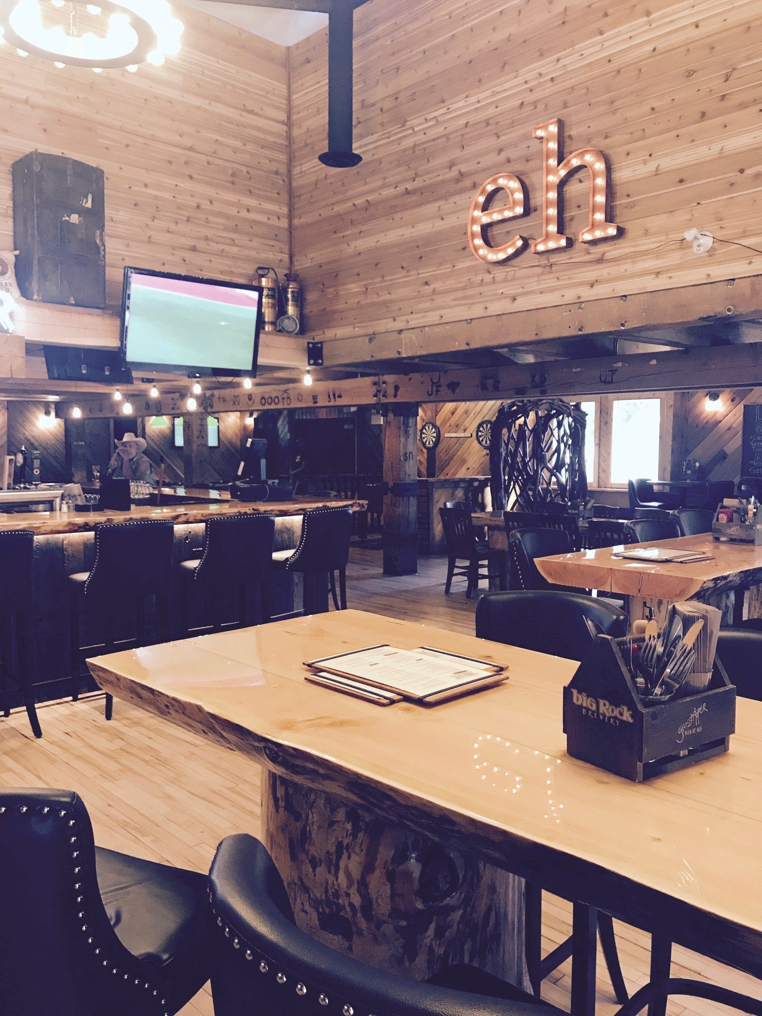 Enhance Your Restaurant and Bar Ambience with Custom Light-Up Letters